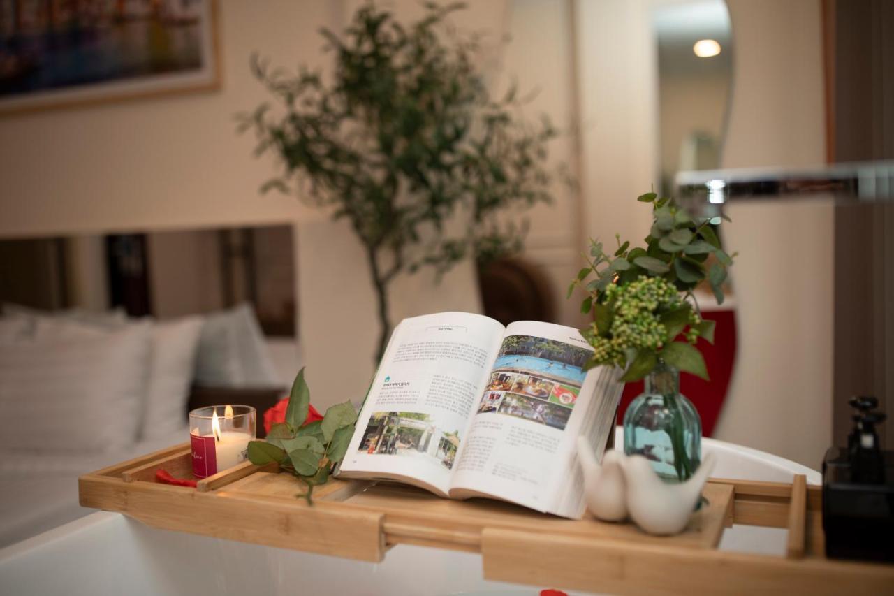An Thinh Central Hotel - Ben Thanh Market โฮจิมินห์ซิตี้ ภายนอก รูปภาพ